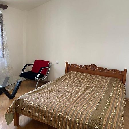 Guest House Yerevan Bagian luar foto