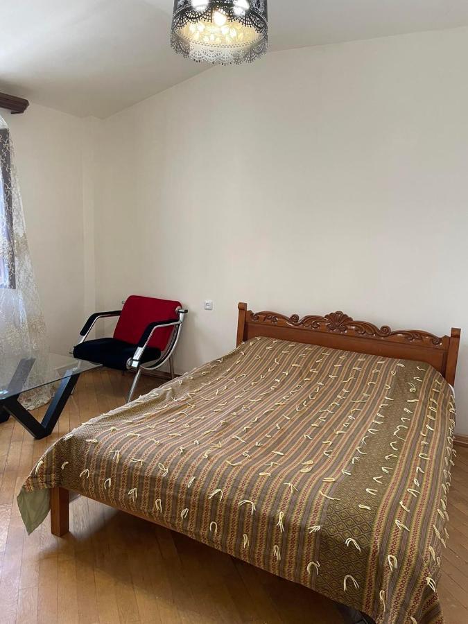Guest House Yerevan Bagian luar foto